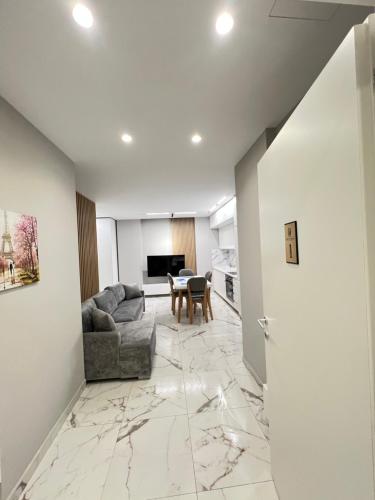 Modern Beach Apartment in Durrës 1 Min from Sea
