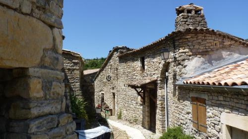 Fotografie z fotogalerie ubytování Les Voûtes - Location de Chambres à Lanas en sud Ardèche près d'Aubenas, Ruoms et la Grotte Chauvet v destinaci Lanas