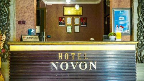 Novon Family Hotel by Tripletreeに飾ってある許可証、賞状、看板またはその他の書類