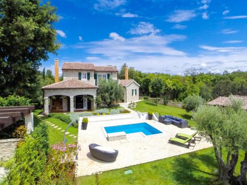 Πισίνα στο ή κοντά στο Villa in Baderna with Private Pool