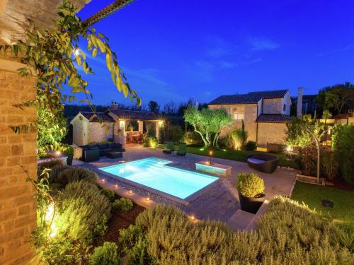 Πισίνα στο ή κοντά στο Villa in Baderna with Private Pool