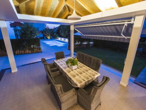 Seaside Villa in Zadar with swimming pool