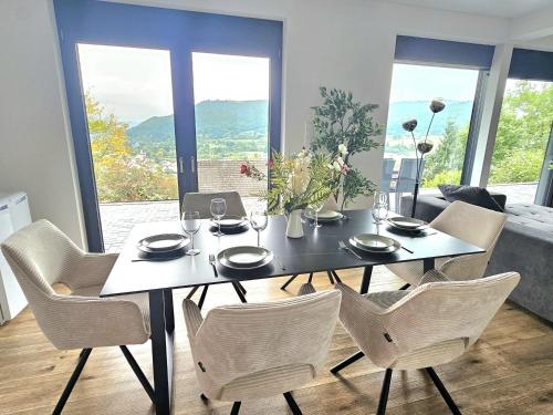 Ruang duduk di Moderne 3-Zimmer-Wohnung mit Panoramablick