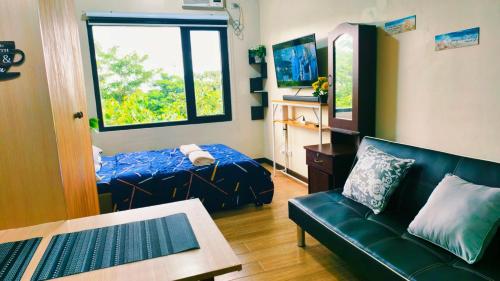 Postel nebo postele na pokoji v ubytování Cozy Corner at Paseo Verde with Free On-Site Private Parking