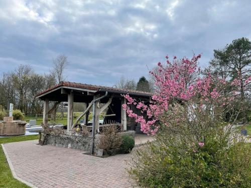 Ein Garten an der Unterkunft Propriété à la campagne