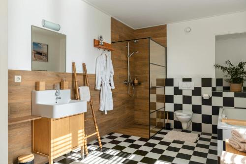 Ένα μπάνιο στο B&B 't Gemeentehuis