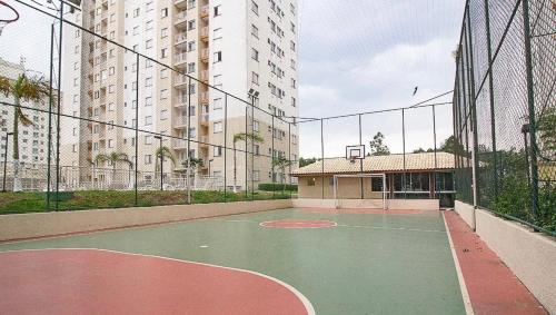 Εγκαταστάσεις για τένις ή/και σκουός στο Cozy Place ή εκεί κοντά