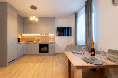 Gicek Apartament 11A bezpłatny PARKING Faktura VAT 4 osobowy ARENA K-S SSE