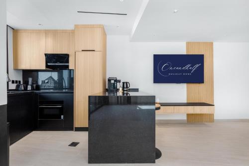 The Luxe Marina Experience - Stylish 2BR with Sweeping Balcony Views for Total Relaxation photo 3