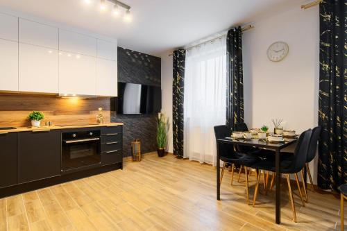 Gicek Apartament 15A bezpłatny PARKING Faktura VAT 4 osobowy ARENA K-S SSE