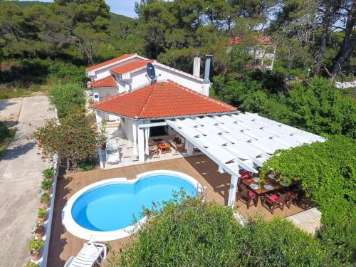 Holiday Home in Molat with Pool