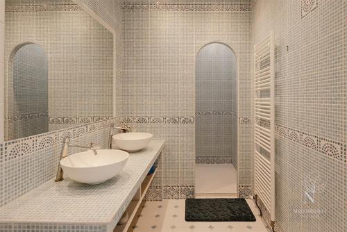 Bilik mandi di Chateau Erigoye