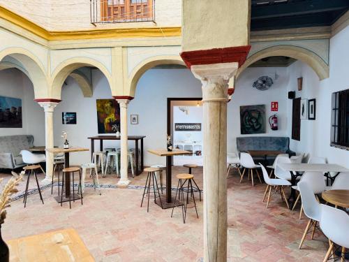 Εστιατόριο ή άλλο μέρος για φαγητό στο Hostal Café FRENTEABASTOS