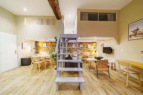 Large bright loft 6 people near Saxe-Gambetta