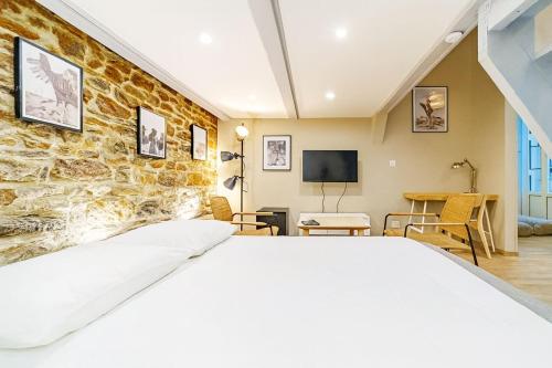 Large bright loft 6 people near Saxe-Gambetta