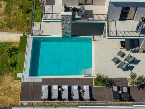 Villa Lav Lux Elegant Residence with Heated Pool