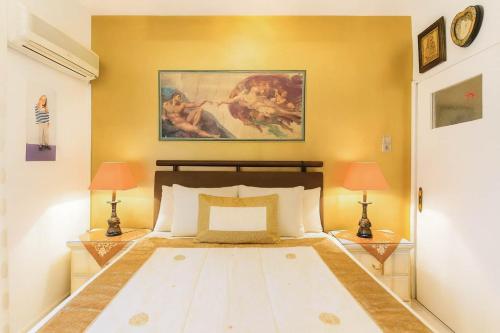 Кровать или кровати в номере Mini Paradise Salamina - Private Pool Retreat