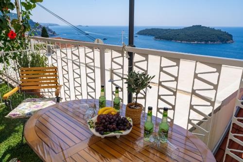 Apartments and Room Lora