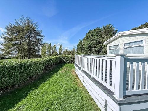 Imagen de la galería de Beautiful 6 Berth Caravan With Decking In Norfolk Ref 89001Mv, en Belton