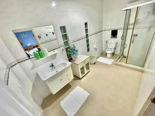 Ένα μπάνιο στο Villa Na WanDe Sattahip
