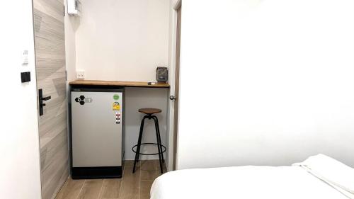 Dapur atau dapur kecil di 65 Hostel Bangkok