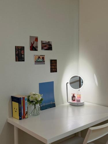 Imagen de la galería de Entire Studio Apartment - Busan Gwangalli Beachfront Bliss 광안리 드림홈, en Busan