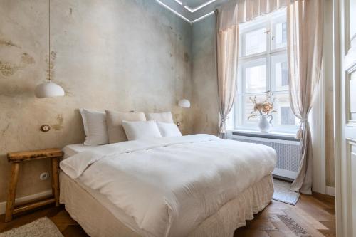 Wabi Sabi Nest w/ Garage