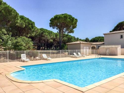 T3 avec Piscine, Clim et Terrasse - 6 pers. - FR-1-768-39