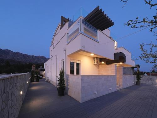 Villa with Heated Pool