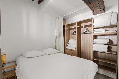 Appartement Typiquement Parisien
