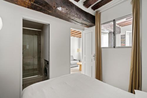 Appartement Typiquement Parisien