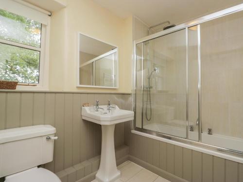 Phòng tắm tại The Gameskeepers Cottage