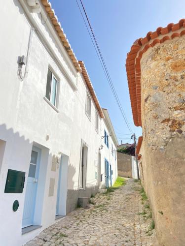 Το κτήριο όπου στεγάζεται  η παραθεριστική κατοικία