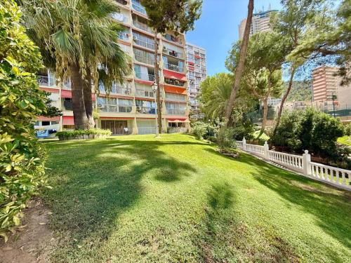 Loix Playmon Park Apartment