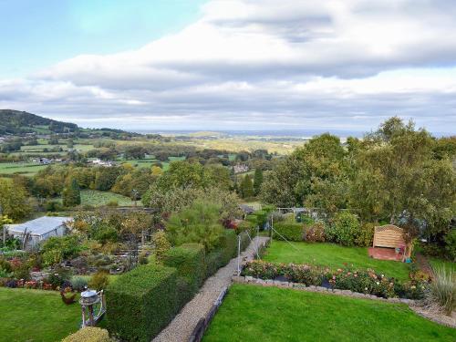 an aerial view of a garden with flowers at Zonnebloem in Cefn-y-bedd