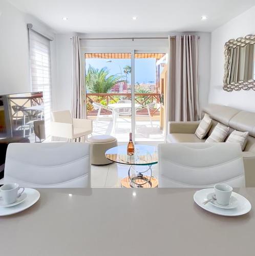 Mango La Caleta Hideaway