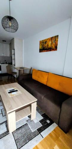 Χώρος καθιστικού στο Garden Doboj