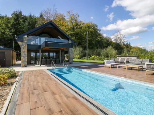 Kolam renang di atau dekat dengan Forest Lodge