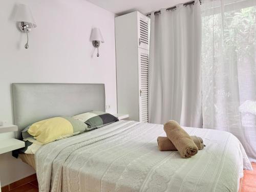 Las Américas 2BR, Pool & Garden, Close to Beach, LA37