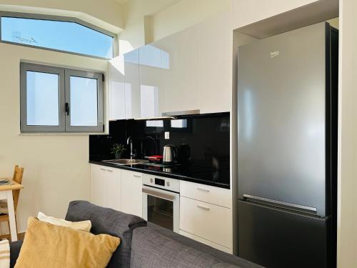 Seaview Penthouse 2BR with Large Terrace,Top Floor