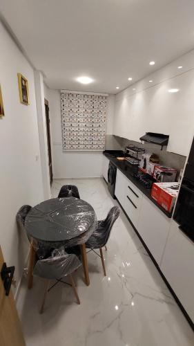 Una cocina o cocineta en شقة مينا روسيتا