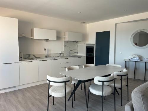 Dapur atau dapur kecil di Appartement face à la mer 3