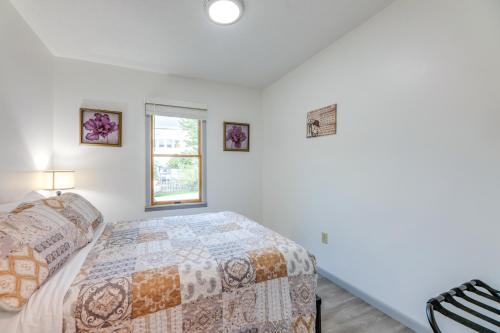 Ένα ή περισσότερα κρεβάτια σε δωμάτιο στο Family Home 2 Mi to Ark Encounter in Williamstown!