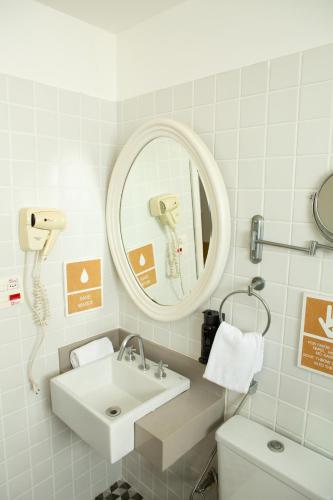 Bilik mandi di Socialtel Copacabana
