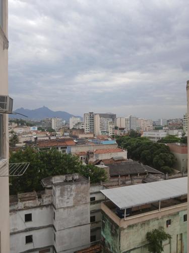 Quarto e sala completo no centro, totalmente privativo
