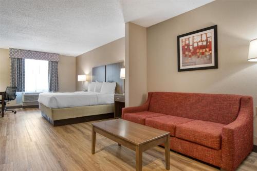 Ένα ή περισσότερα κρεβάτια σε δωμάτιο στο Best Western Plus Philadelphia-Choctaw Hotel and Suites