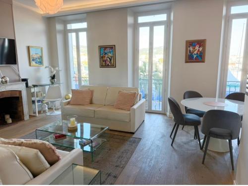 Cannes Old Port, SEAFRONT & SEAVIEWS