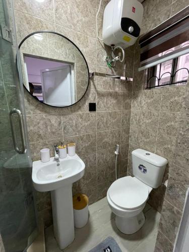 Ένα μπάνιο στο Cozy 3 Bedroom Apartment near Eko Hotel