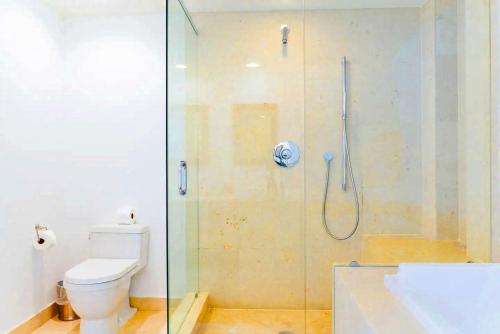 Luxury Living in Brickell - Stunning City Views photo 24