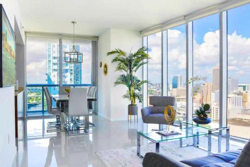 Luxury Living in Brickell - Stunning City Views photo 5
